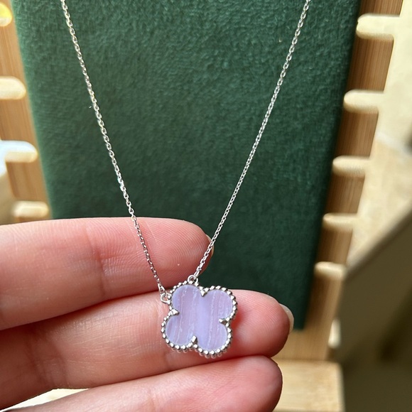 BRANDNEW 18K WHITE GOLD 15mm CHALCEDONY NECKLACE 16-18 INCHES - Picture 4 of 11